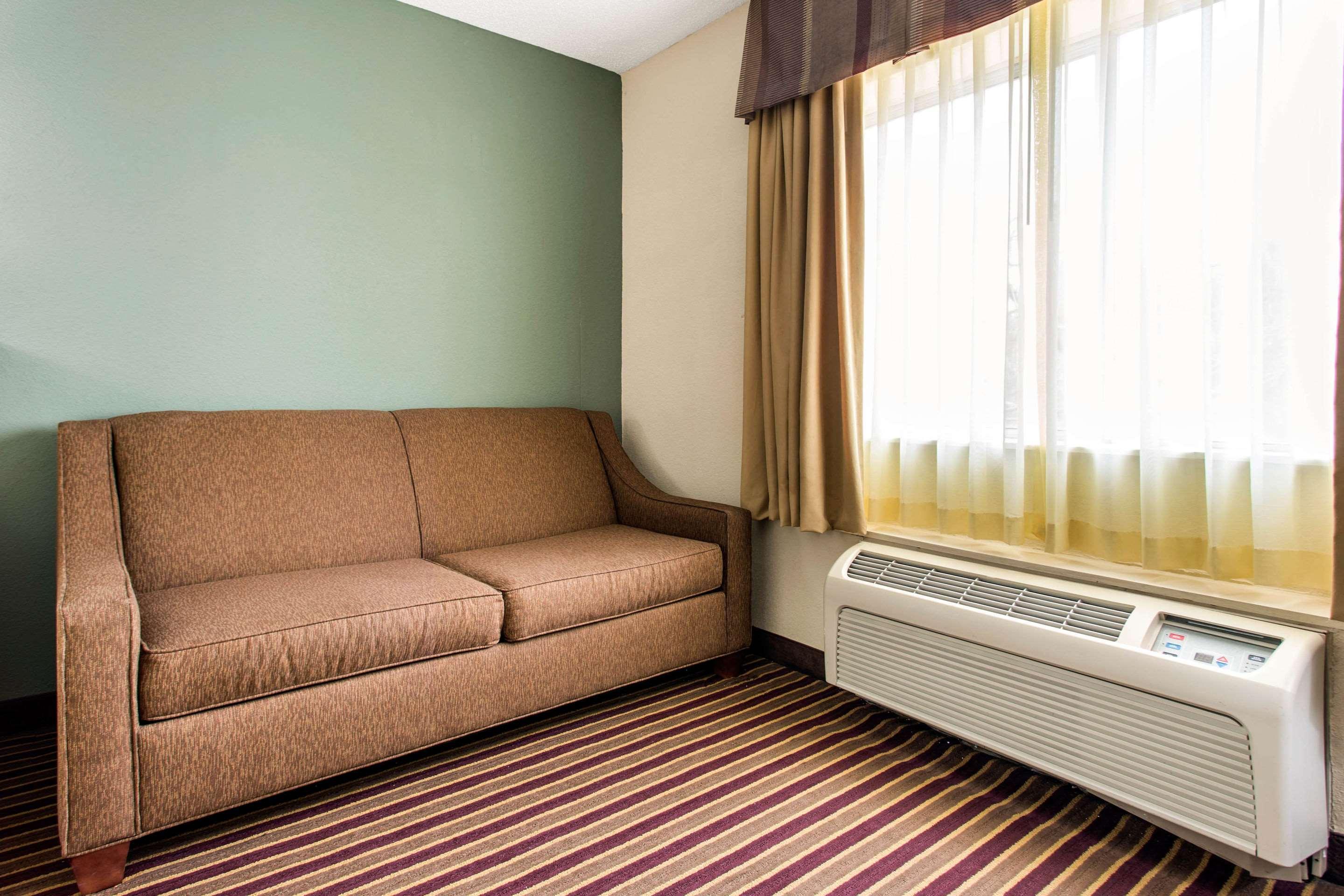 Best Western Plus Raleigh Crabtree Valley Hotel Экстерьер фото