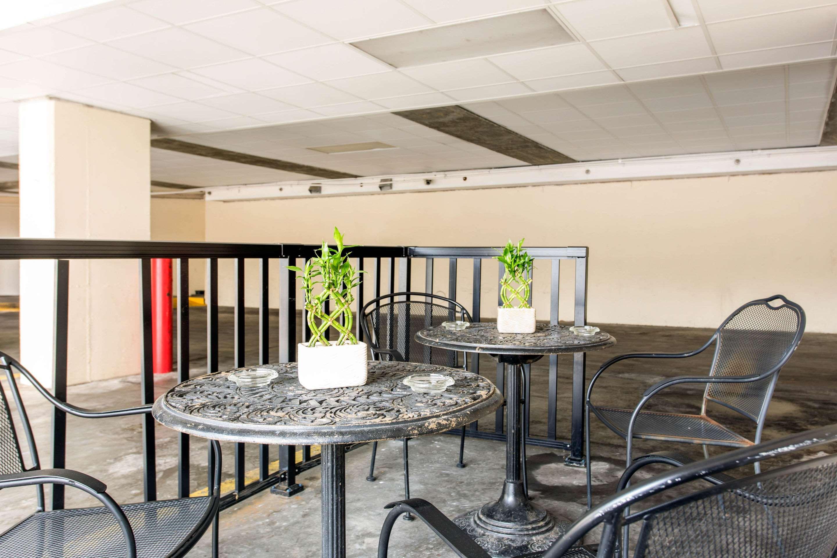 Best Western Plus Raleigh Crabtree Valley Hotel Экстерьер фото