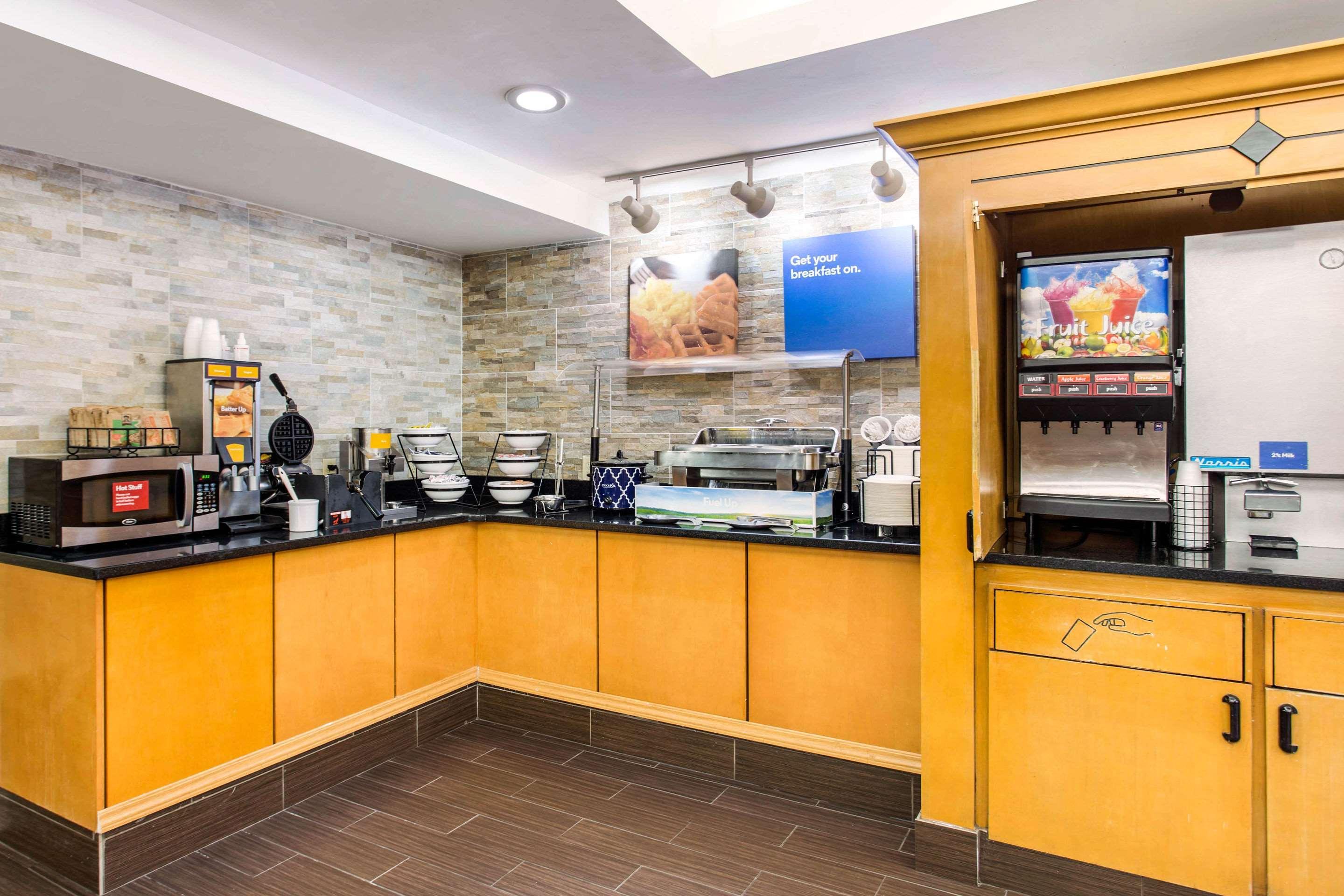 Best Western Plus Raleigh Crabtree Valley Hotel Экстерьер фото