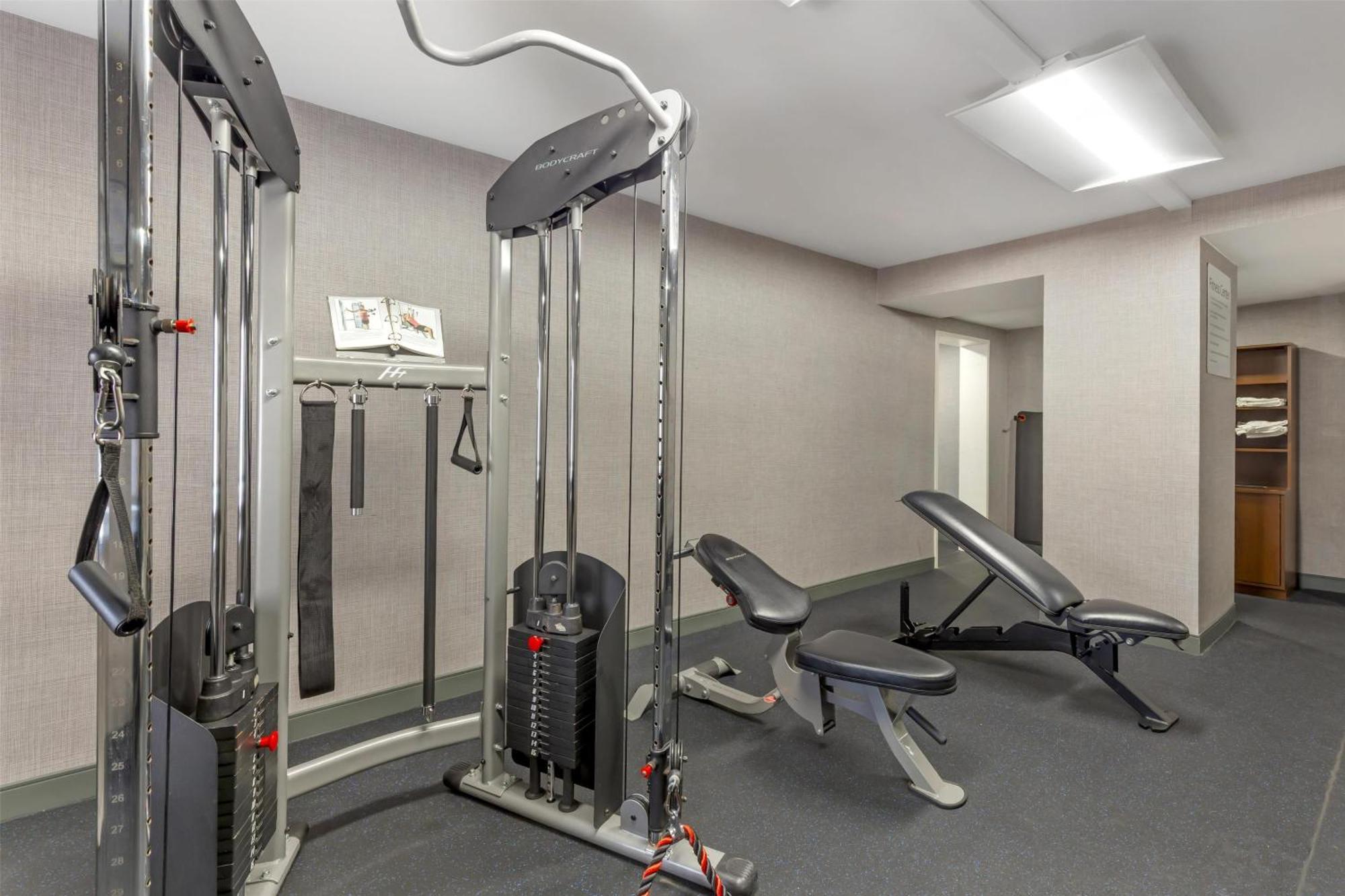 Best Western Plus Raleigh Crabtree Valley Hotel Экстерьер фото