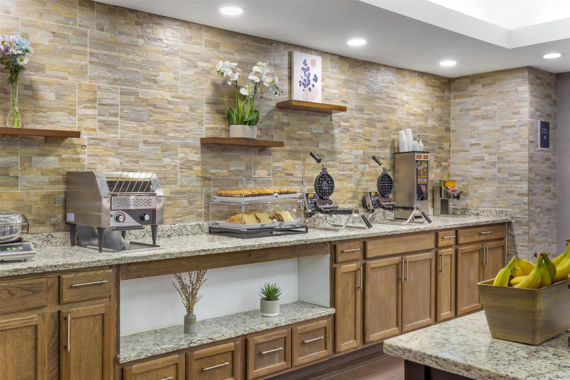 Best Western Plus Raleigh Crabtree Valley Hotel Экстерьер фото