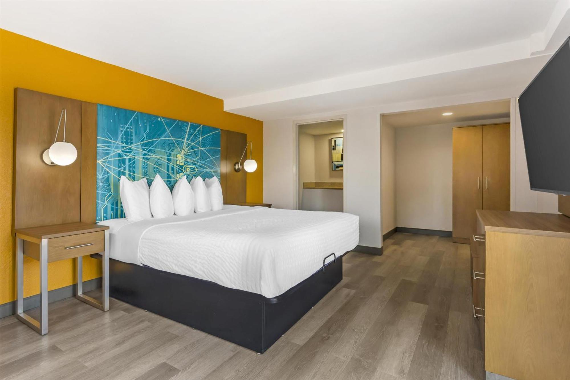 Best Western Plus Raleigh Crabtree Valley Hotel Экстерьер фото