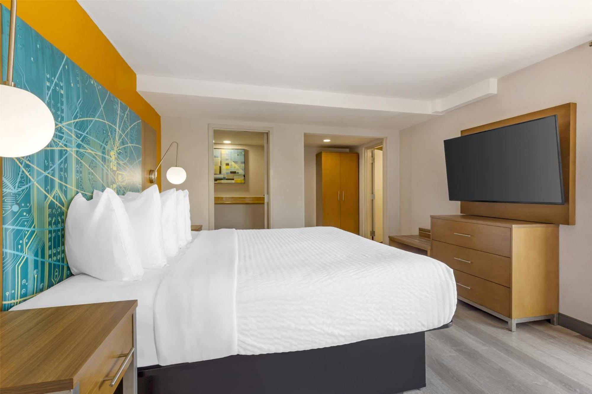 Best Western Plus Raleigh Crabtree Valley Hotel Экстерьер фото