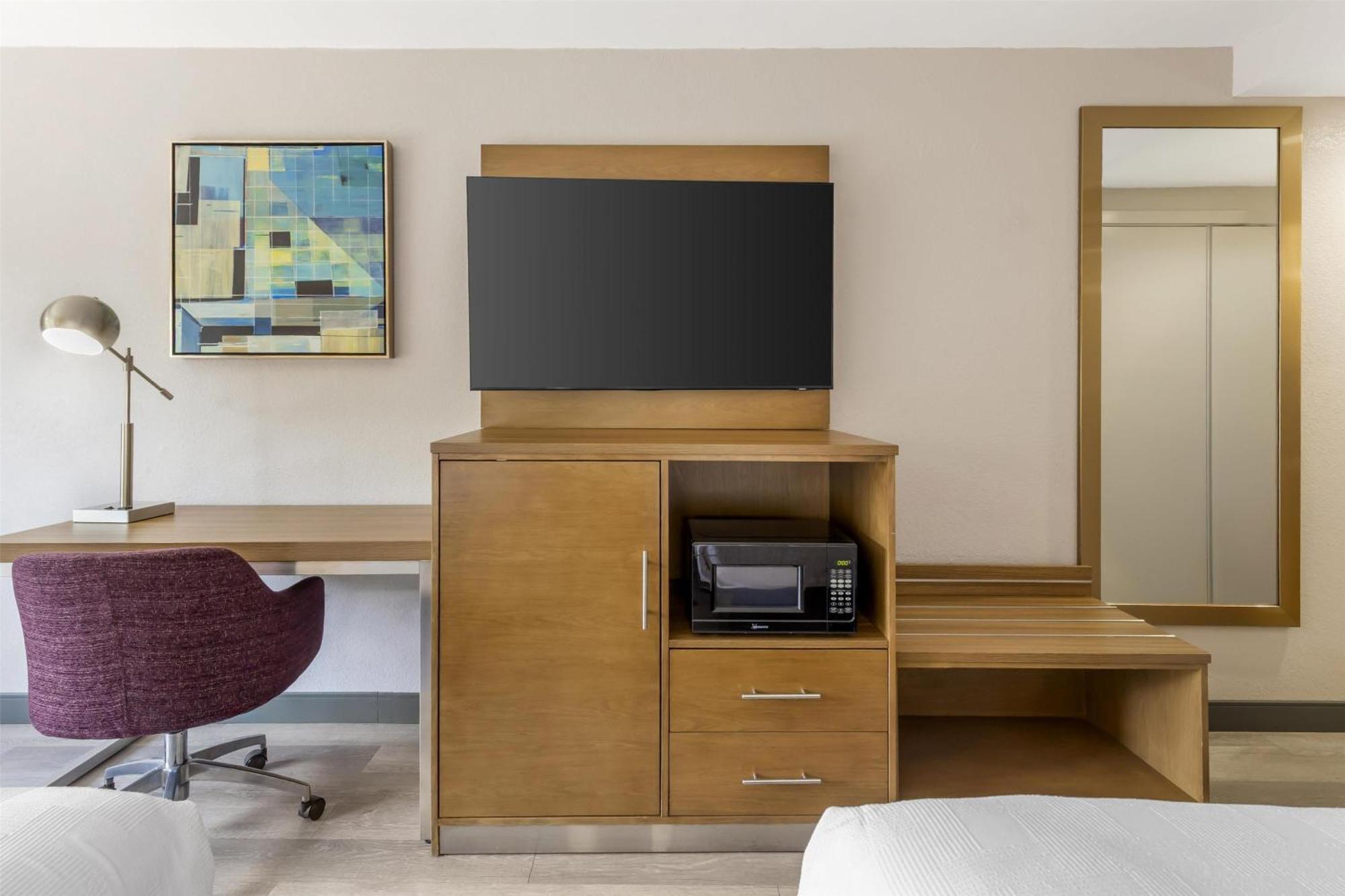 Best Western Plus Raleigh Crabtree Valley Hotel Экстерьер фото