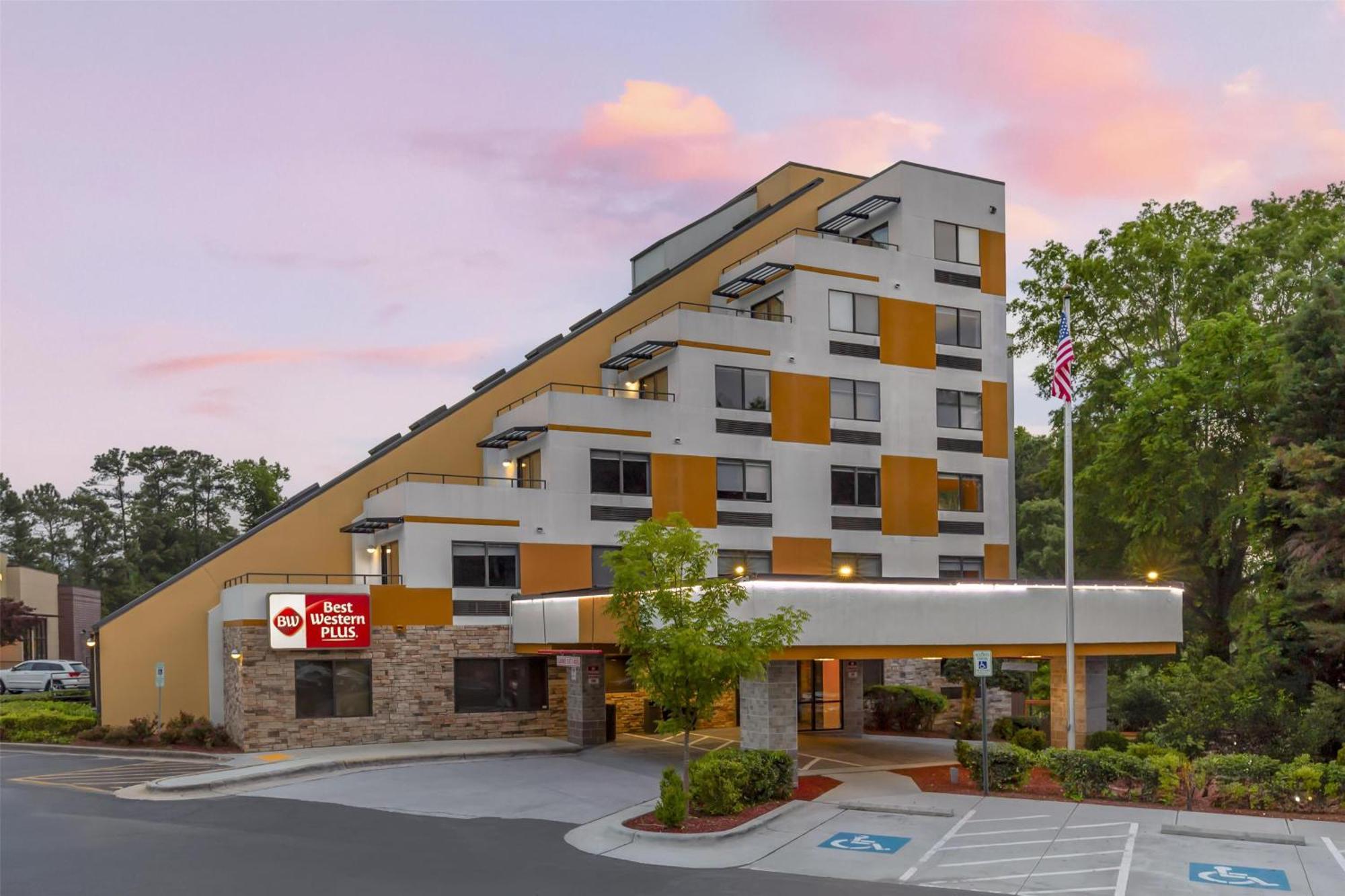 Best Western Plus Raleigh Crabtree Valley Hotel Экстерьер фото